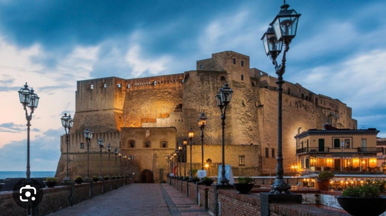 شقة La Casa Di Benedetta نابولي المظهر الخارجي الصورة